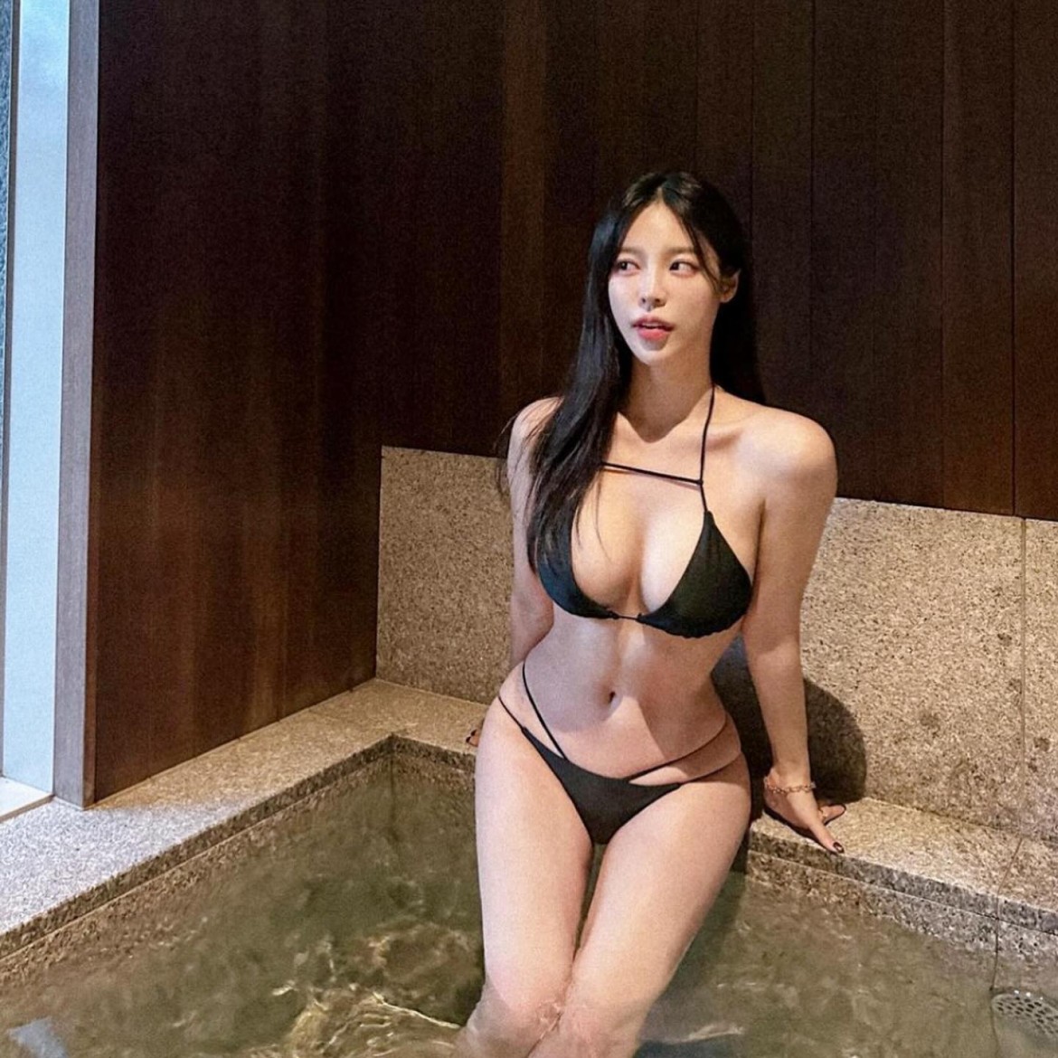윤아윤